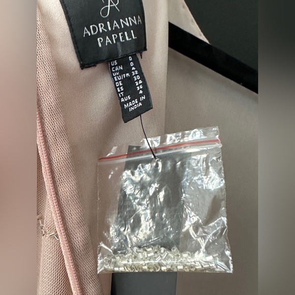 NWT Adrianna Papell evening gown, blush with silver beads, size 0 - Picture 5 of 9